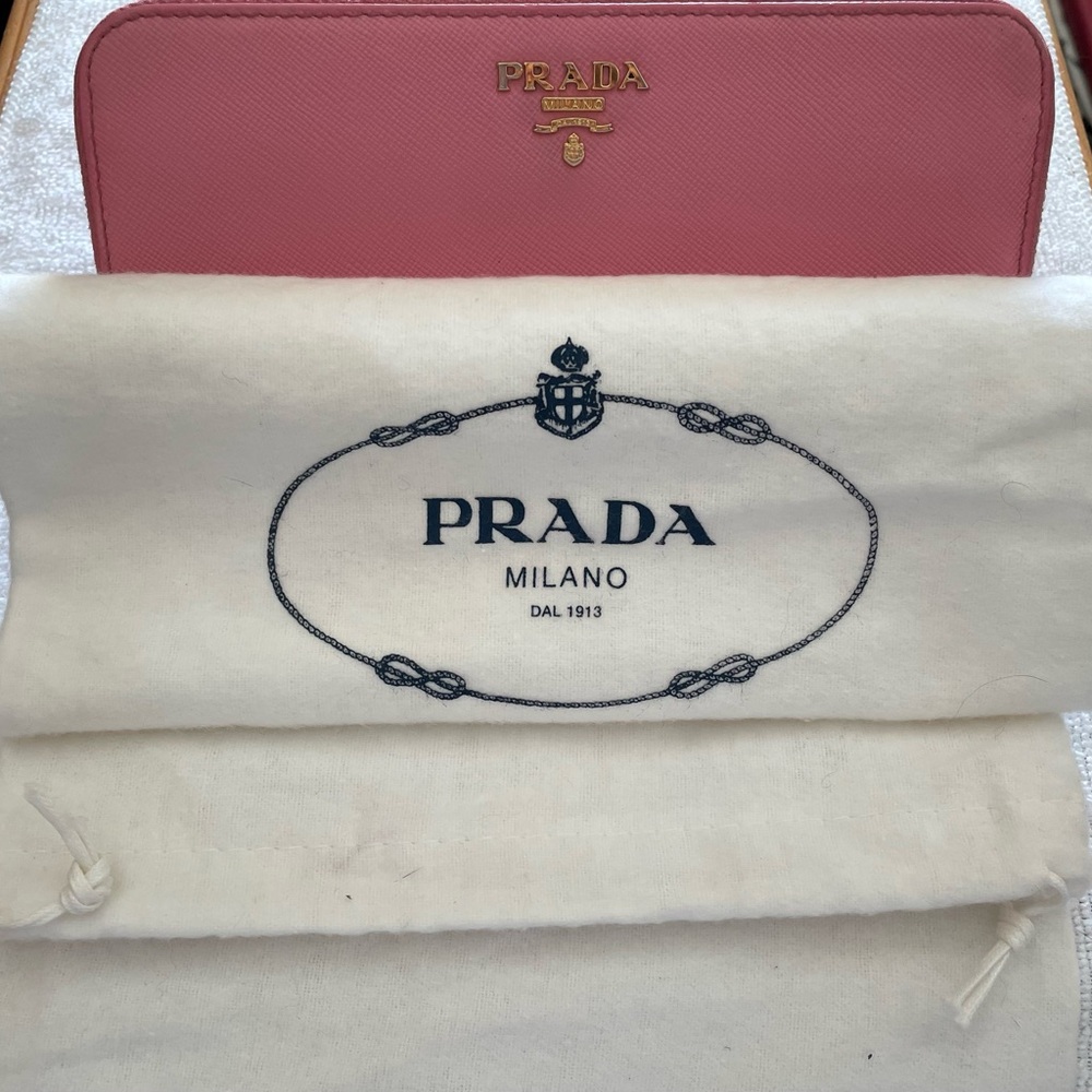 Prada Vintage Authentic Barbie Pink Saffiano Leather Long Zippy Wallet - Picture 2 of 16
